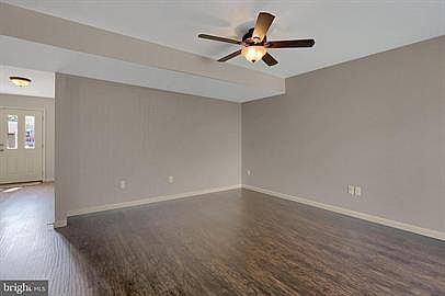 3rd image of 22 Spring View St