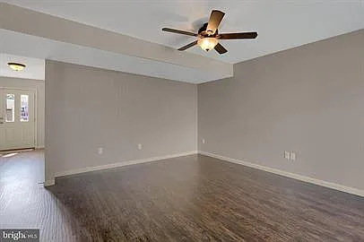 22 Spring View St — Photo 3