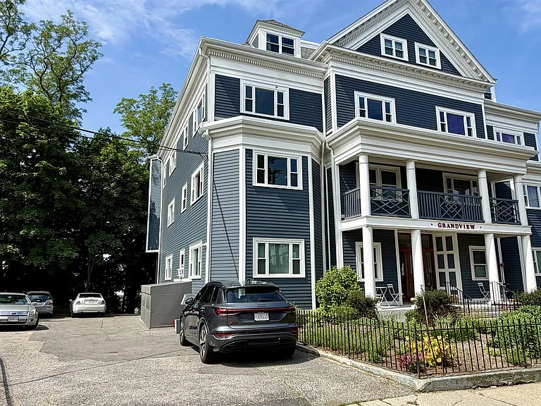 36 Walnut St #1 — Photo 13