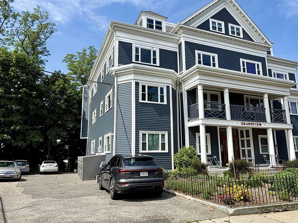 1st image of 82 Munroe St