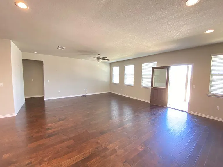 5904 Daly Dr — Photo 18