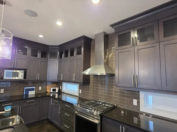 1605 12th Ave SW #2, Calgary, AB T3C 0R3