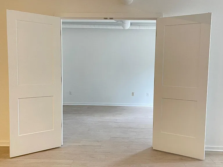 Entry to 2nd bedroom