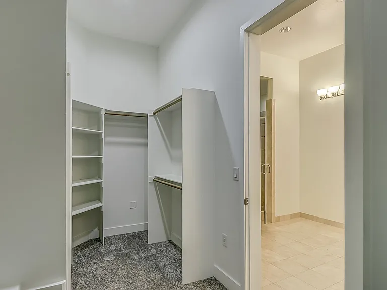 Axis 2300 Apartments — Photo 91