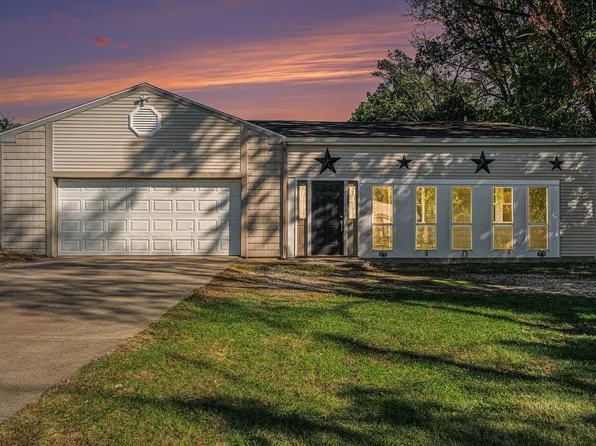 52116 Hollyhock Rd, South Bend, IN 46637