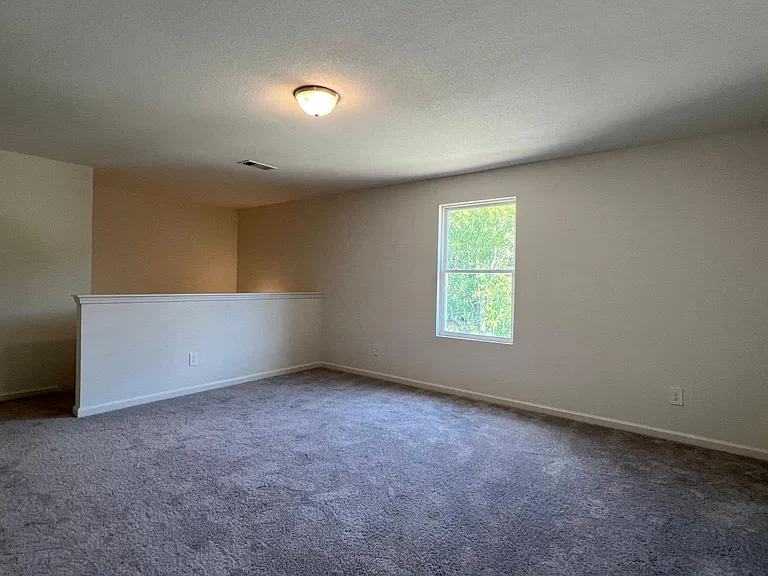 702 Camden Dr — Photo 14