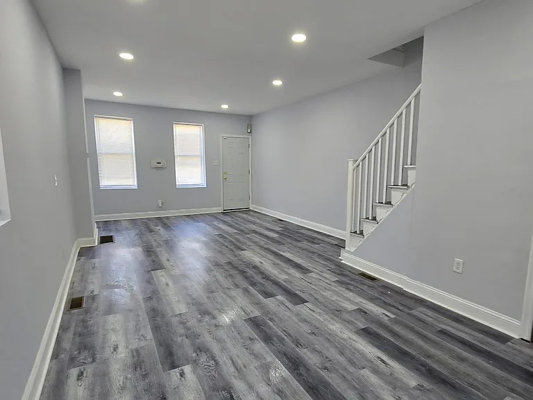 1722 1/2 W Juniata St — Photo 1