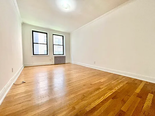 Rented by City Connections Realty | media 10