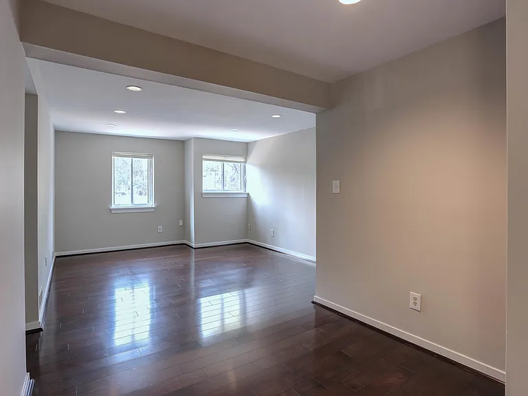 8906 Battery Pl #4 — Photo 3