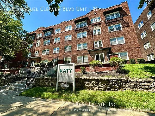 216 Emanuel Cleaver Blvd #1E — Photo 1