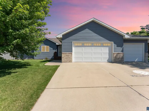7608 W Loganberry St, Sioux Falls, SD 57106