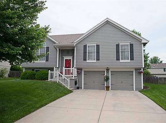 5th image of 1752 SE Embassy Dr