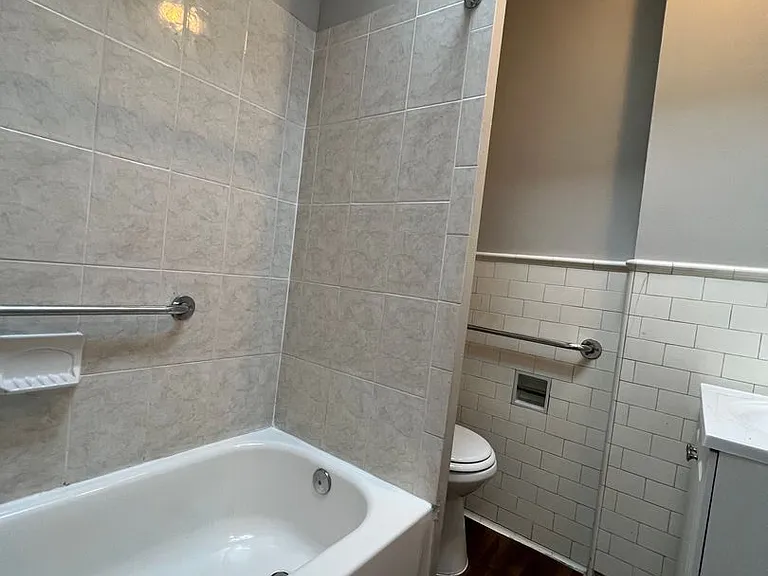 1329 Homestead St — Photo 14