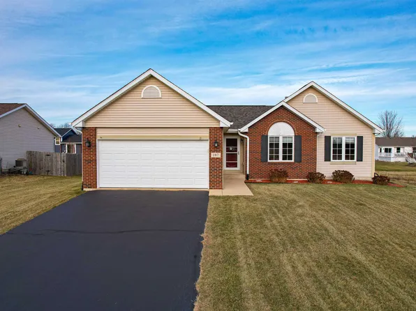 197 Autumnwood Ln, Davis Junction, IL 61020