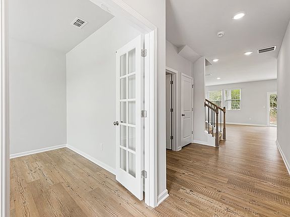 3rd image of 5013 Lawler Ln