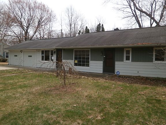 3rd image of 6032 Douglas Dr