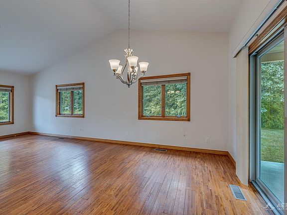4th image of 5862 Huron Woods Dr