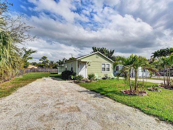 Home For Sale In GREENACRES 1