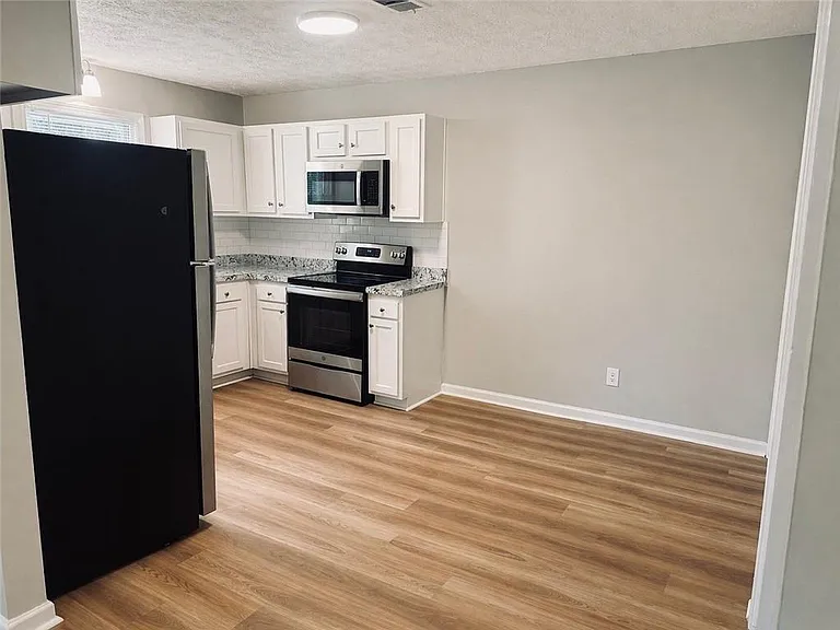 4311 E Paulding Dr — Photo 5