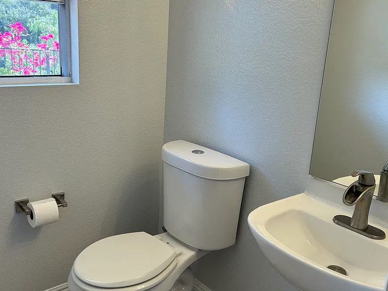1217 Gonzales Way — Photo 11