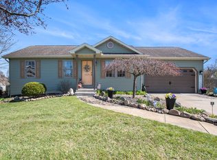 30684 Ashwood Dr, Granger, IN 46530