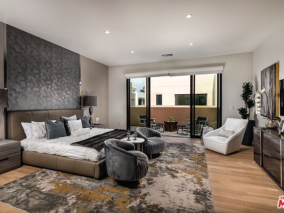 5th image of 330 W Green St #207