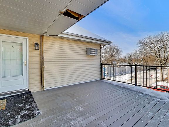 shared common deck overlooking downtown and Bangs Lake