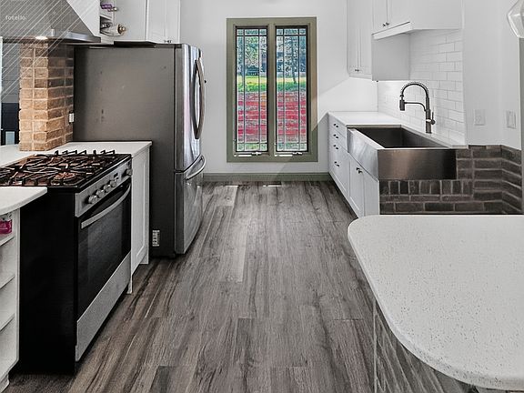 4th image of 2170 Prospect Ave