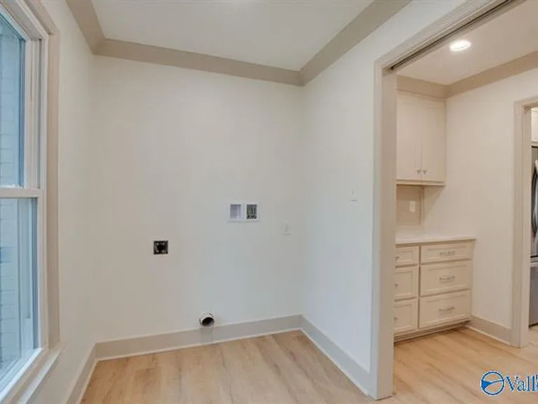 2042 Rosebury Ln SW — Photo 13