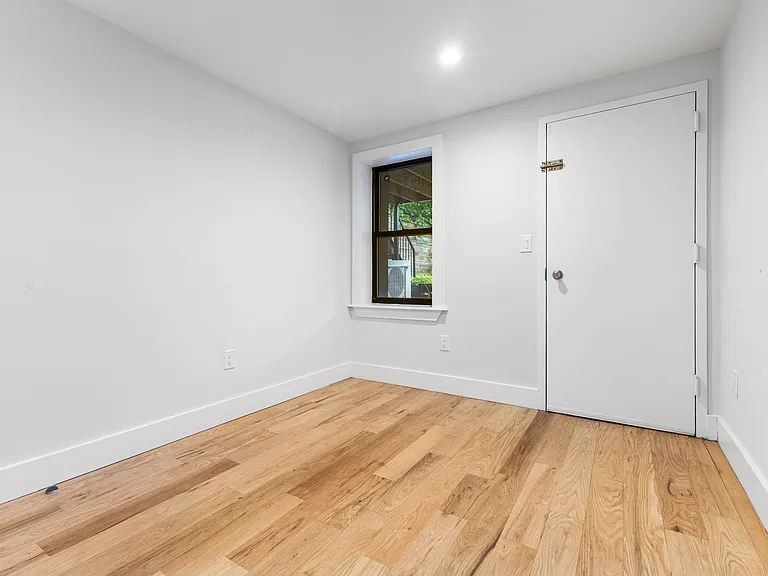 118 Cooper St #1 — Photo 10