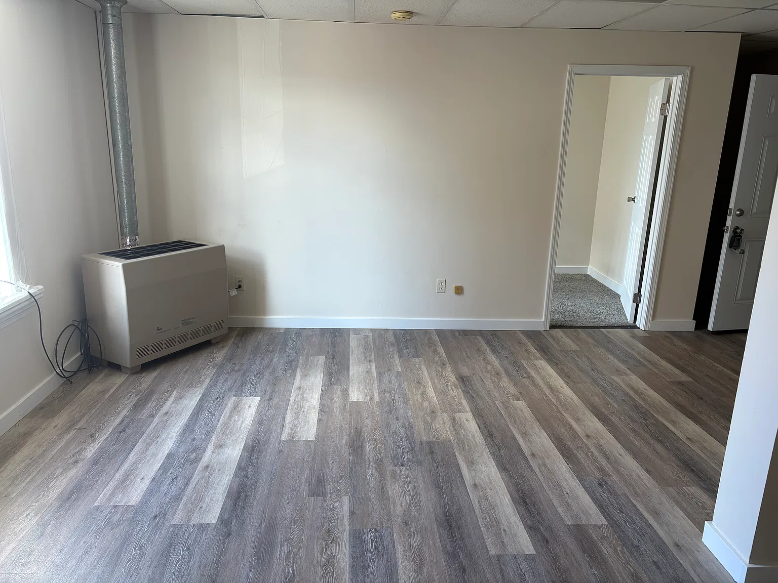3 bed, $1,200 — Photo 2