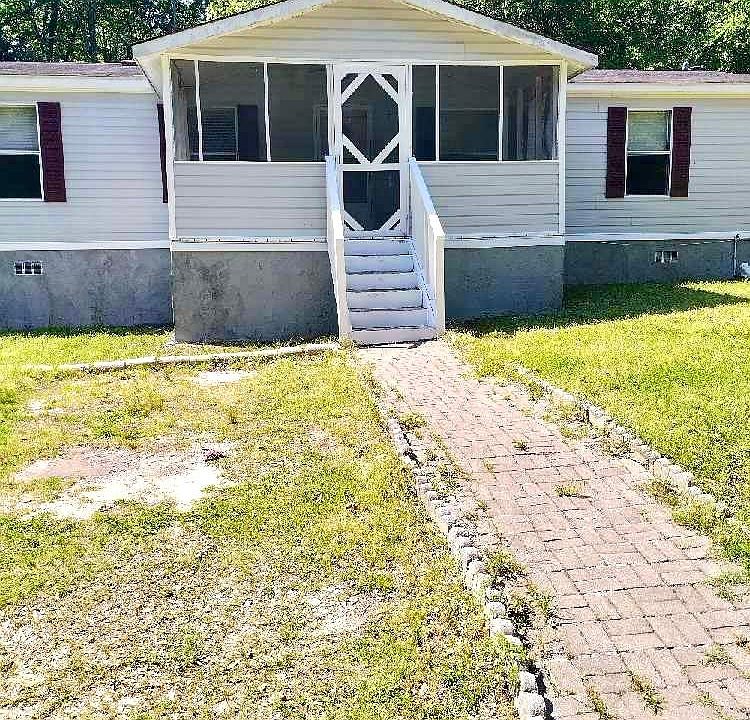 1st image of 211 Deer St