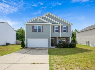 101 Archer Dr, Bunnlevel, NC 28323
