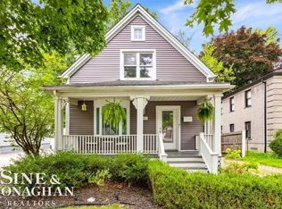 845 Neff Rd, Grosse Pointe, MI 48230