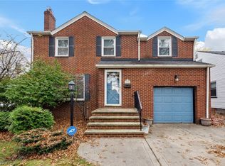 5954 Hodgman Dr, Parma Heights, OH
