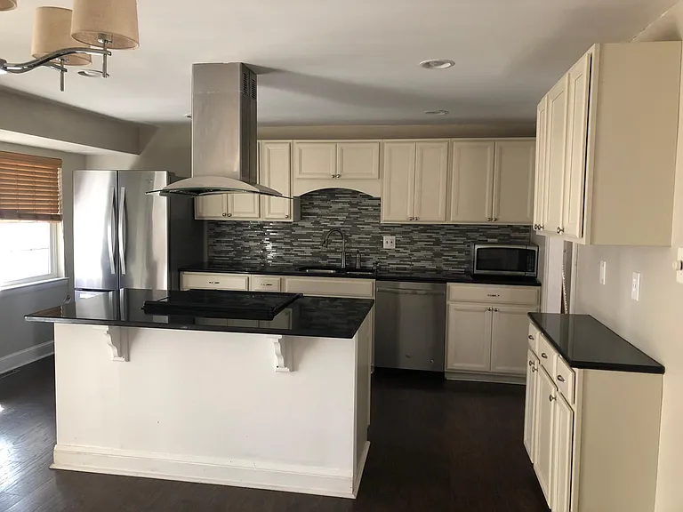 7927 Orange Plank Rd — Photo 4