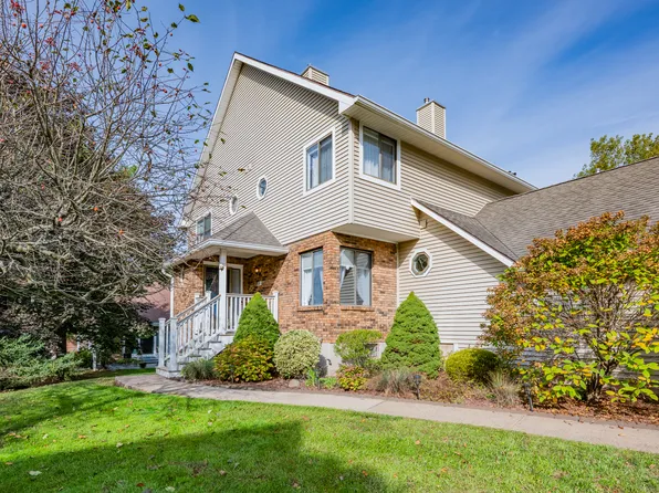 31 Fox Run Court #31, Newington, CT 06111