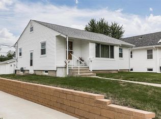 156 17th St SW, Cedar Rapids, IA 52404