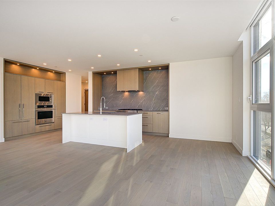 1st image of 3389 Lakeshore Rd #416