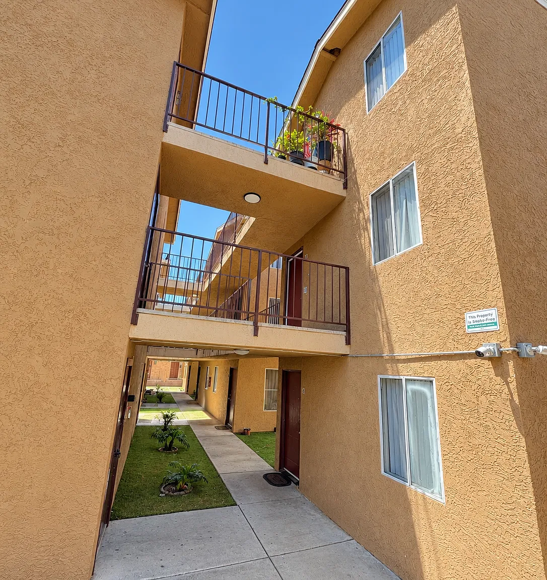 2573 Ulric St — Photo 2