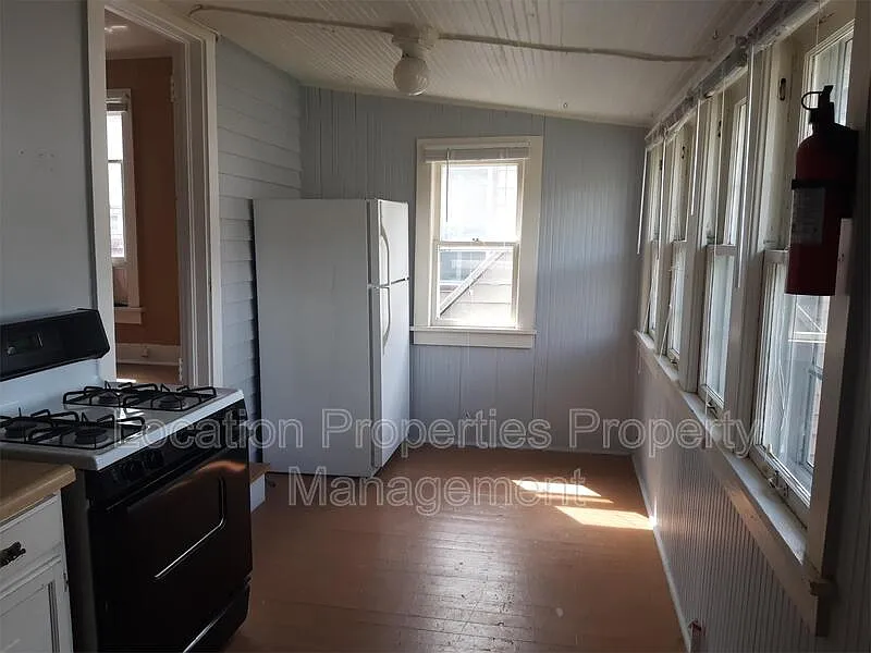 Studio, 1.0 bath, 400 sqft, $845 — Photo 4