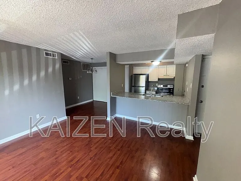6747 Quail Hollow Ct #2 — Photo 6