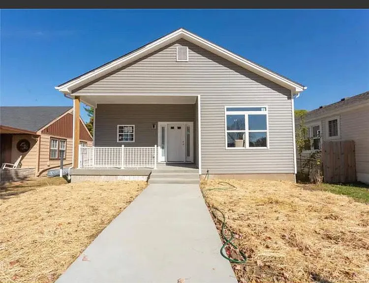 3751 Robert Ave — Photo 3