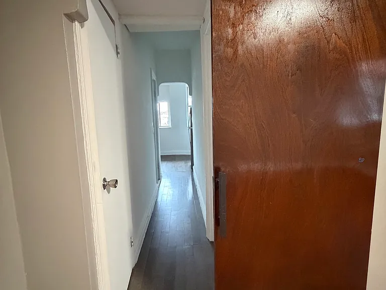 2725 Wallace Ave #2F — Photo 6