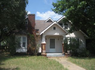 1201 E Davis St, Luling, TX 78648