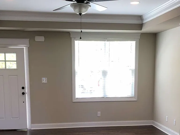 215 Capstone Dr — Photo 5