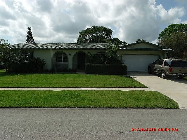 1st image of 811 NW 42nd Ave