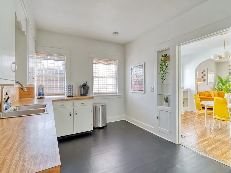 2215 SE Powell Blvd #2 — Photo 2