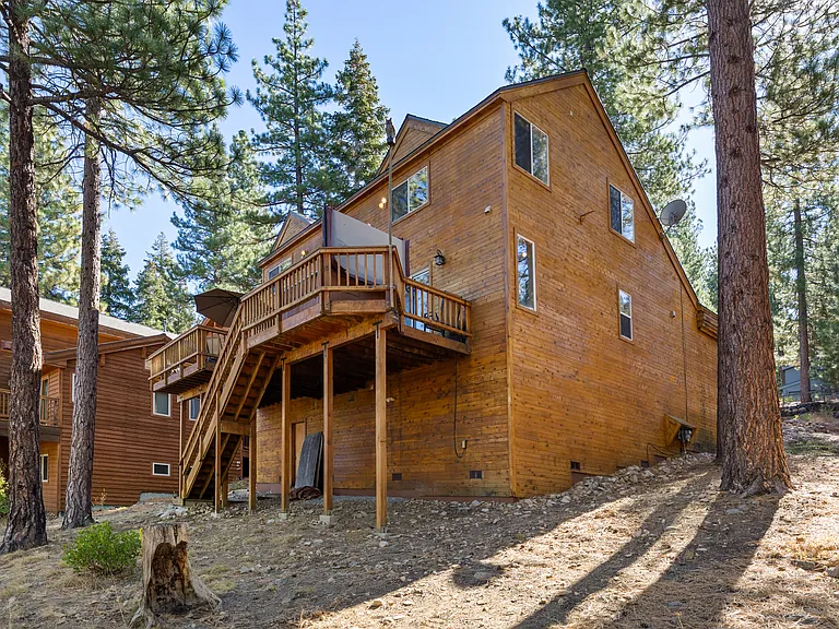 724 Conifer — Photo 43
