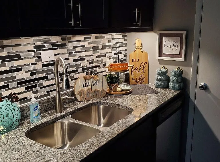 Under cabinet lighting